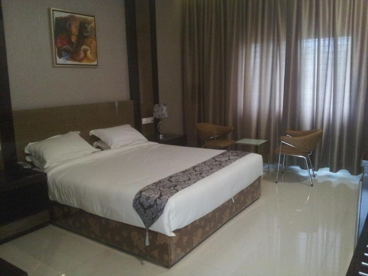 Saffron Hotel Jālna Kamer foto