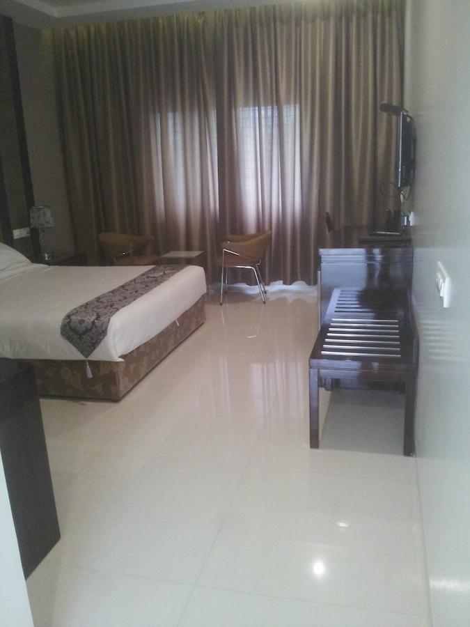 Saffron Hotel Jālna Kamer foto